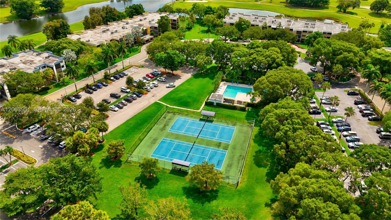 16325 Golf Club Rd , Unit 101, Weston, FL 33326 Photo