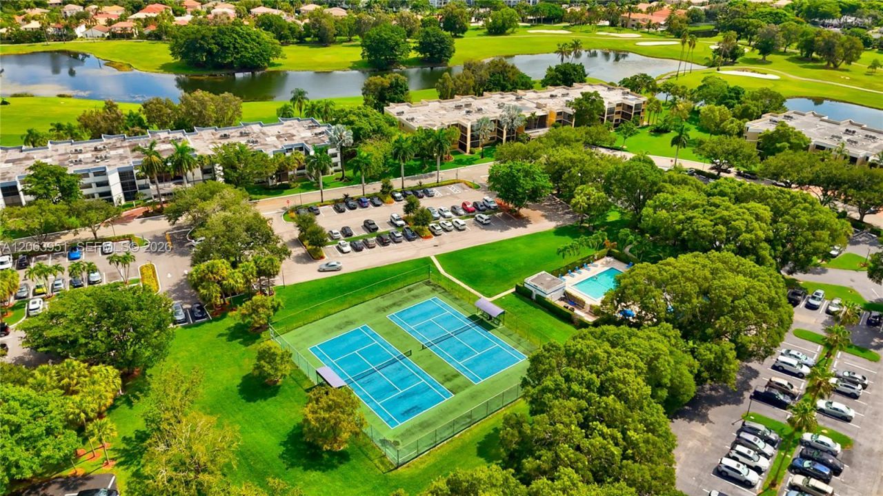 16325 Golf Club Rd , Unit 101, Weston, FL 33326 Photo