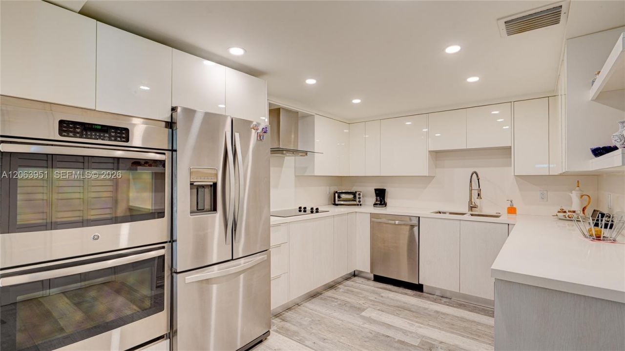 16325 Golf Club Rd , Unit 101, Weston, FL 33326 Photo