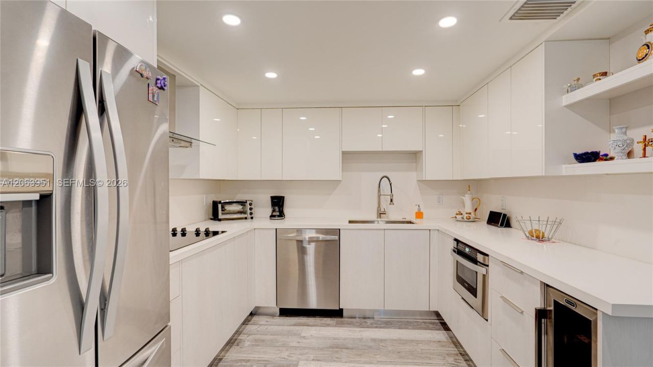 16325 Golf Club Rd , Unit 101, Weston, FL 33326 Photo