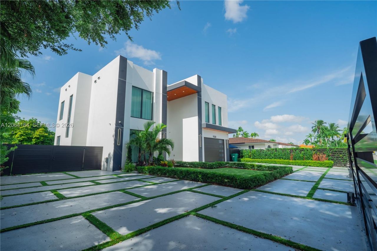 9330 SW 34th St, Miami, FL 33165 Photo