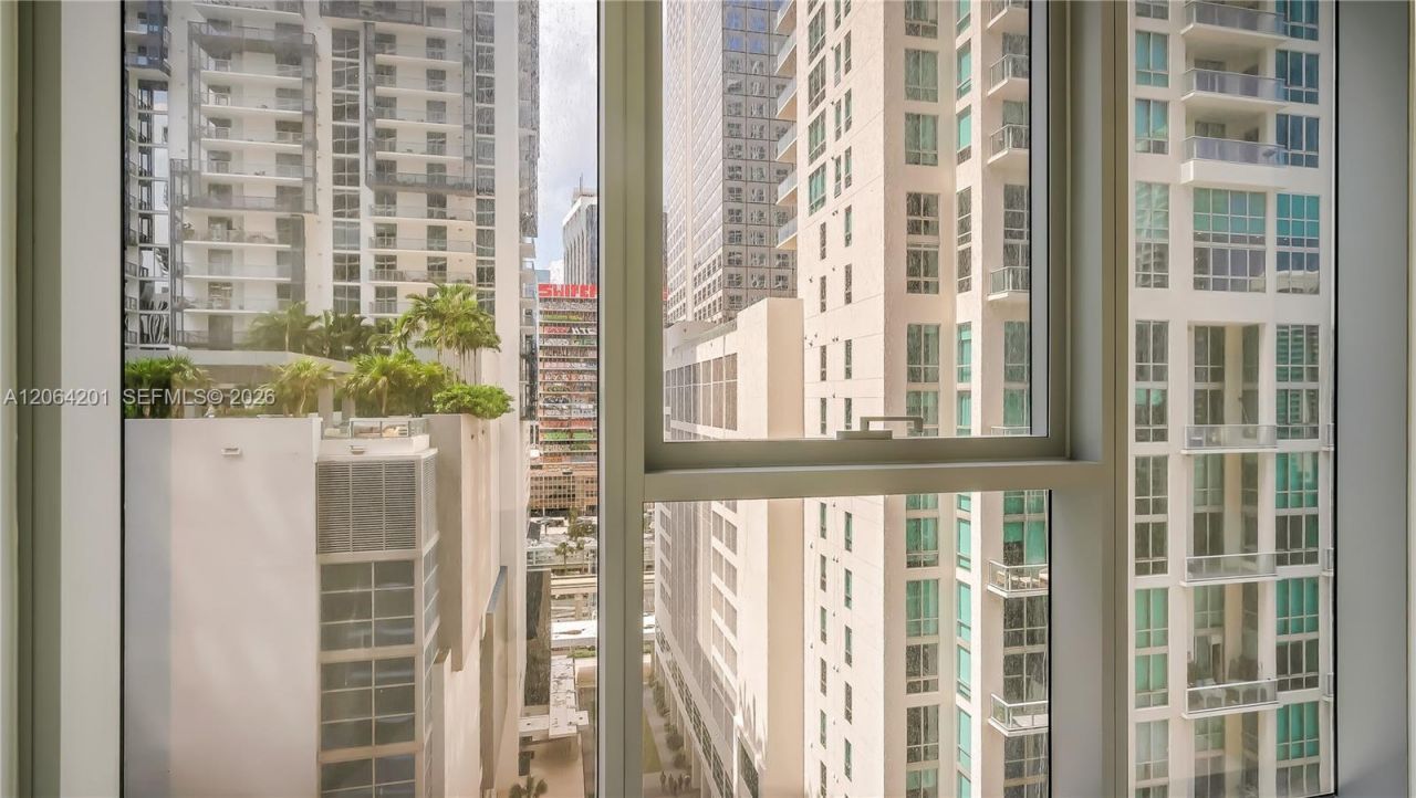 300 Biscayne Boulevard Way, Unit 1106E, Miami, FL 33131 Photo