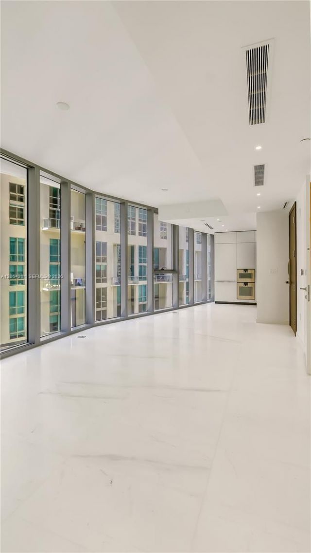 300 Biscayne Boulevard Way, Unit 1106E, Miami, FL 33131 Photo