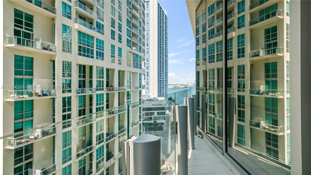 300 Biscayne Boulevard Way, Unit 1106E, Miami, FL 33131 Photo