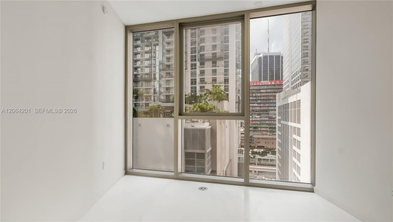 300 Biscayne Boulevard Way, Unit 1106E, Miami, FL 33131 Photo