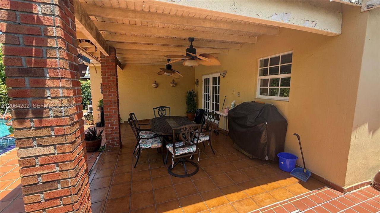 1542 SW 138th Ct, Miami, FL 33184 Photo