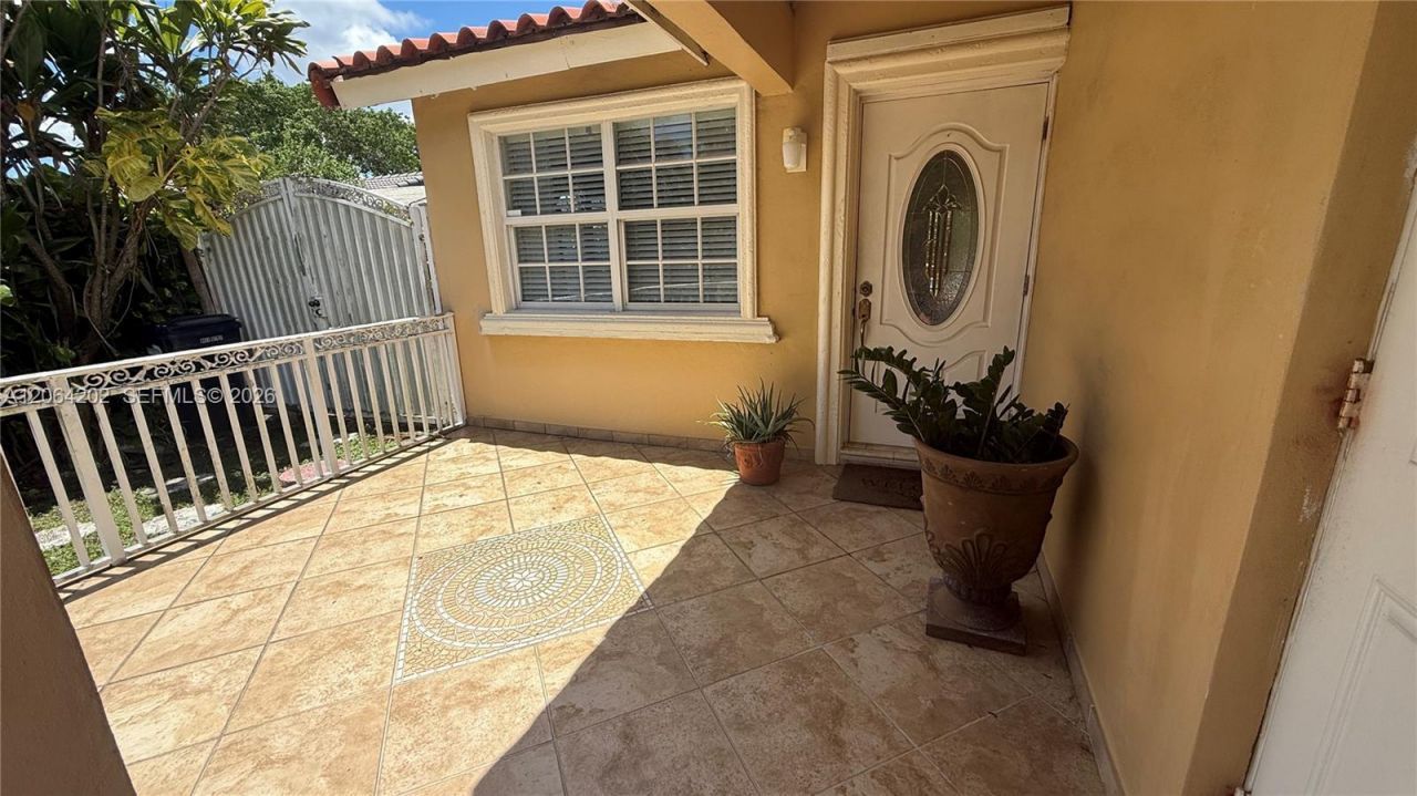 1542 SW 138th Ct, Miami, FL 33184 Photo