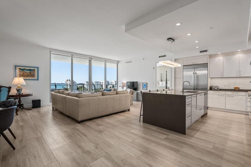1155 N Gulfstream Avenue, Unit 802, Sarasota, FL 34236 Photo