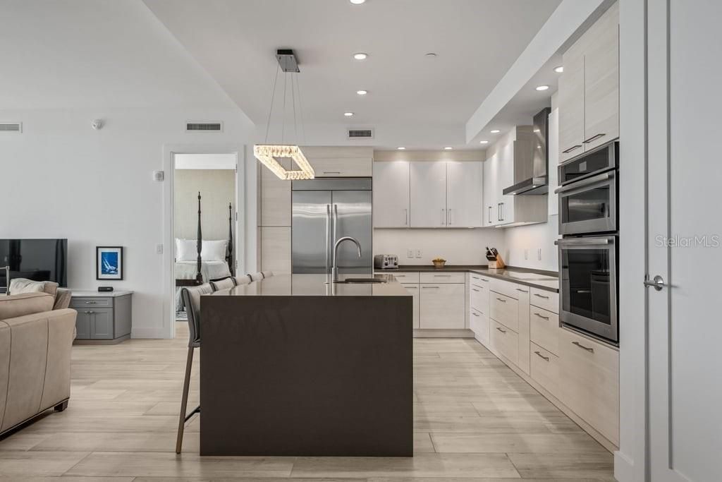 1155 N Gulfstream Avenue, Unit 802, Sarasota, FL 34236 Photo