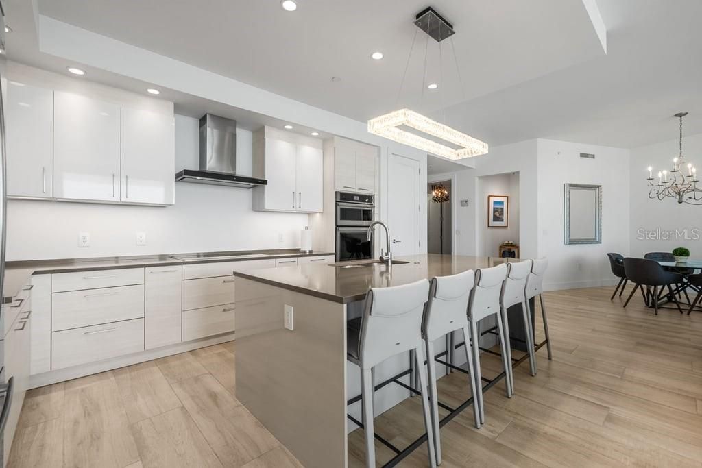 1155 N Gulfstream Avenue, Unit 802, Sarasota, FL 34236 Photo