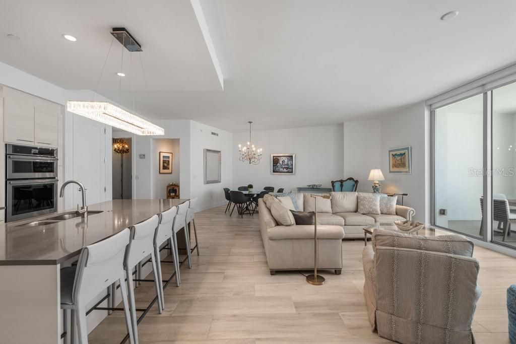 1155 N Gulfstream Avenue, Unit 802, Sarasota, FL 34236 Photo