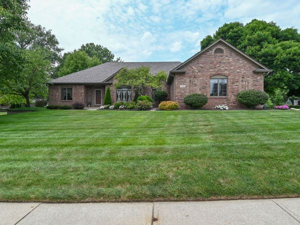 7534 Chestnut Hills Drive , Indianapolis, IN 46278