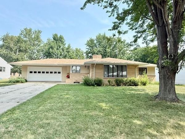 819 E Meadow Lane , Redwood Falls, MN 56283