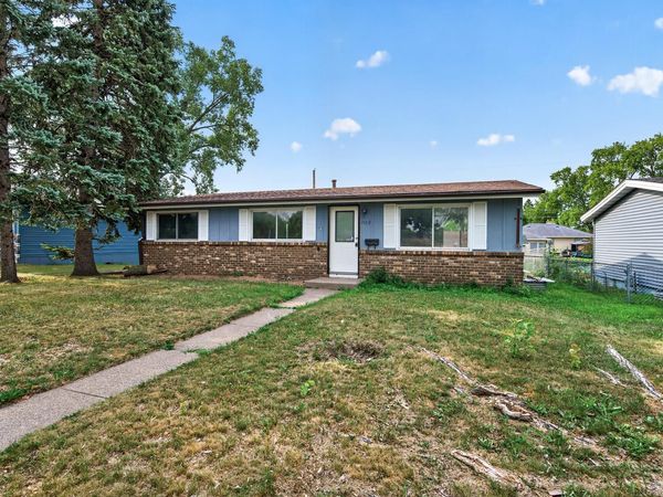 1582 3rd Street E, Saint Paul, MN 55106