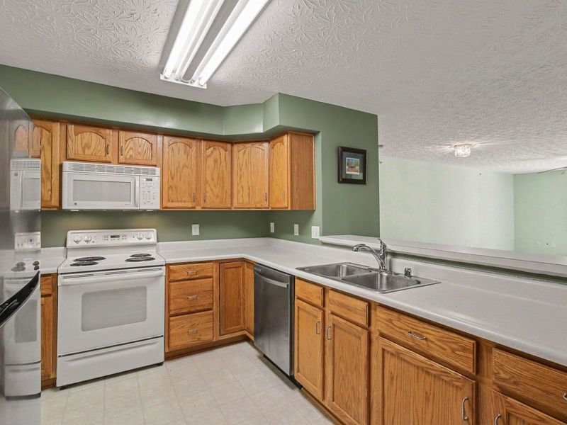 1620 Ashley Court, Unit 102, Florence, KY 41042 Photo 4