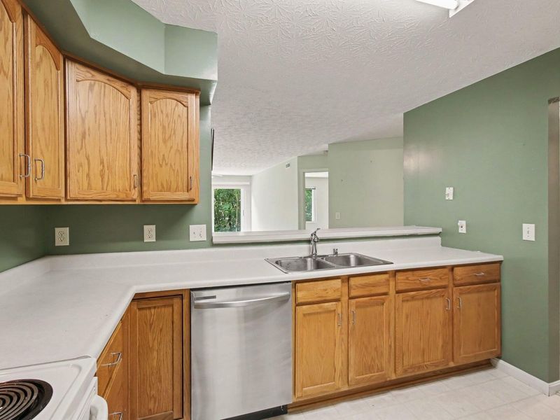 1620 Ashley Court, Unit 102, Florence, KY 41042 Photo 5