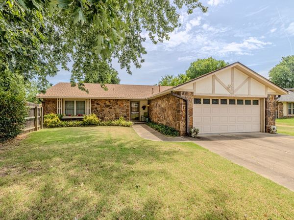 1808 N Chambers Place , Claremore, OK 74017