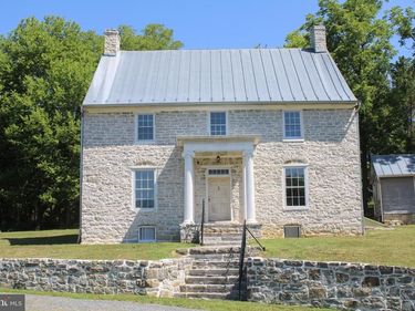 242 FORT BOWMAN ROAD, STRASBURG, VA 22657