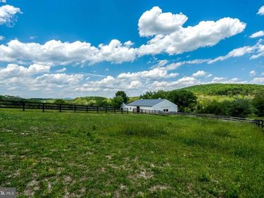 9253 CLIFF MILLS ROAD , Unit HORSE FACI, WARRENTON, VA 20186