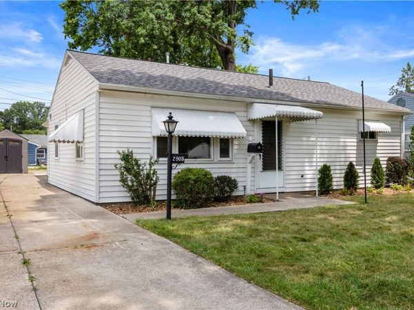 2905 Riverview Lane , Lorain, OH 44055