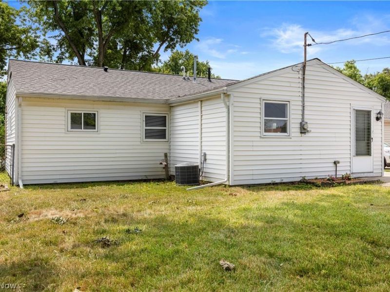 2905 Riverview Lane, Lorain, OH 44055 Photo 33