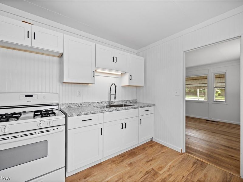 2905 Riverview Lane, Lorain, OH 44055 Photo 9