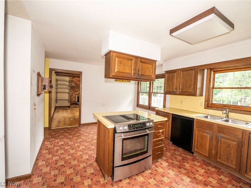 241 Kent Circle NE, New Philadelphia, OH 44663 Photo 12