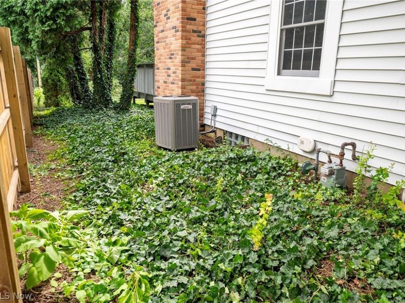 241 Kent Circle NE, New Philadelphia, OH 44663 Photo 3