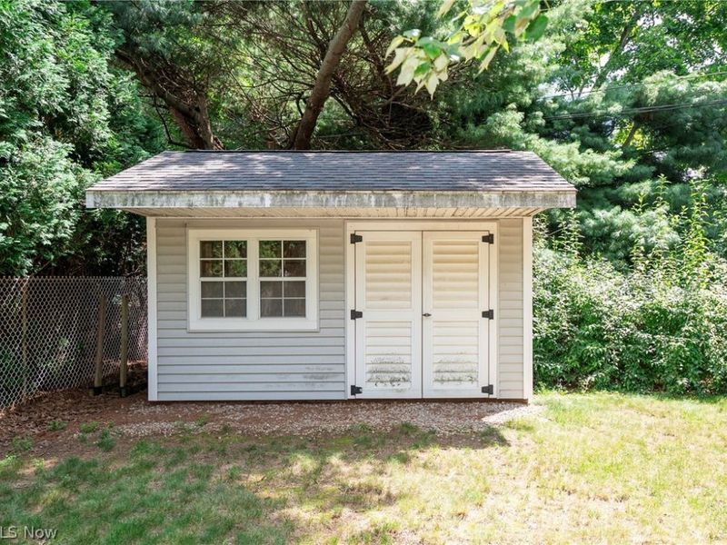 241 Kent Circle NE, New Philadelphia, OH 44663 Photo 6