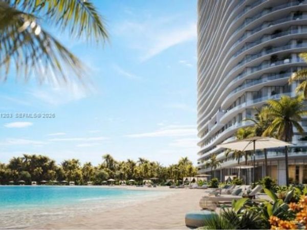 2411 Laguna Circle, Unit 2010, Miami, FL 33181