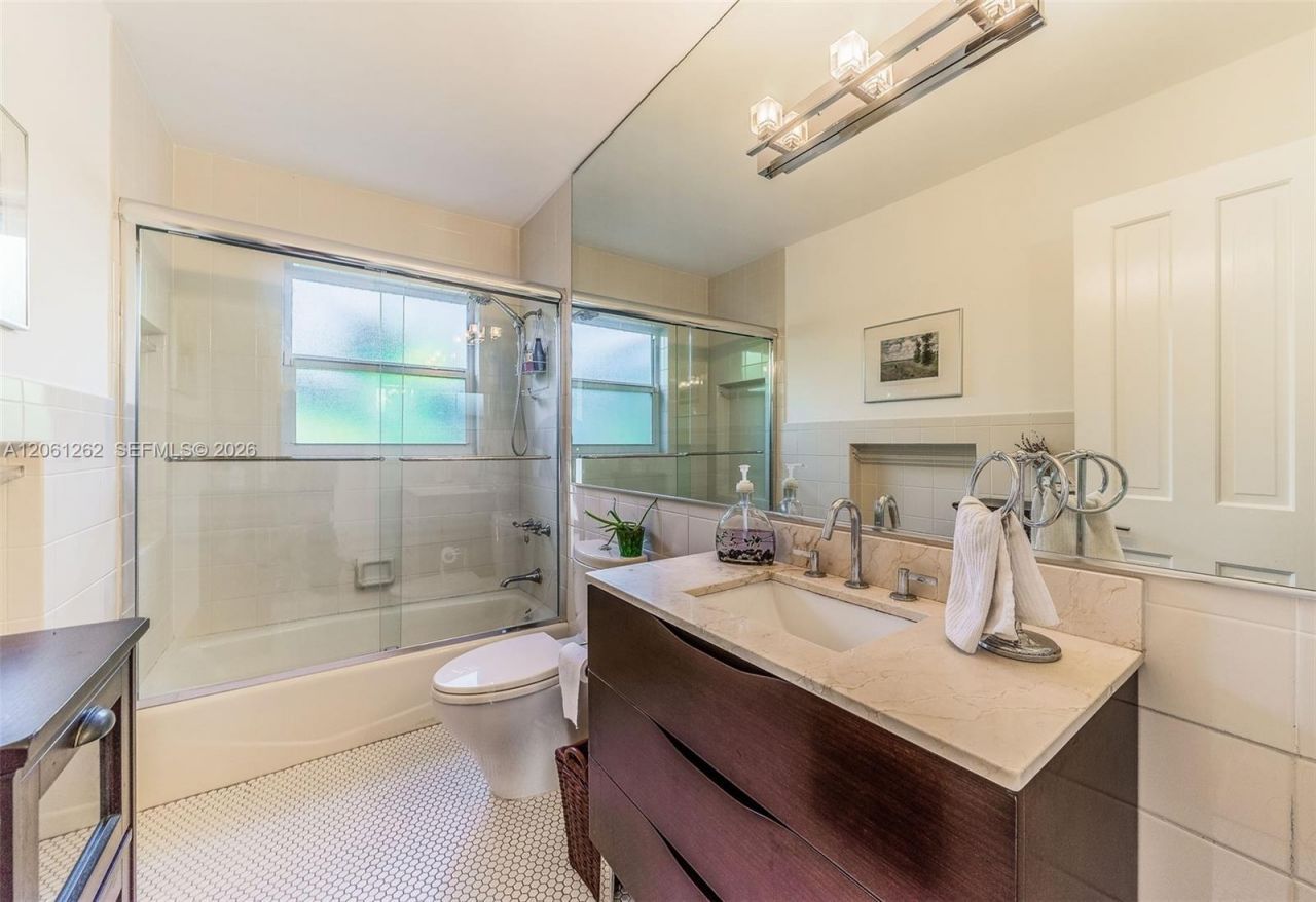8125 SW 136th , Pinecrest, FL 33156 Photo