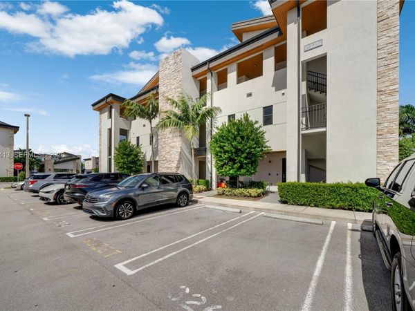 10425 NW 82nd St , Unit 4, Doral, FL 33178
