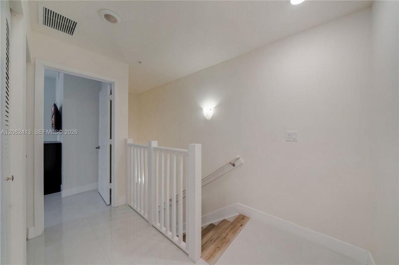 10425 NW 82nd St, Unit 4, Doral, FL 33178 Photo