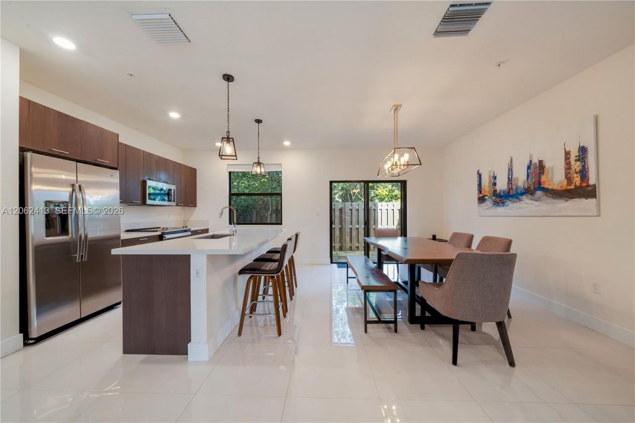10425 NW 82nd St, Unit 4, Doral, FL 33178 Photo