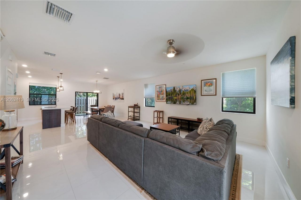 10425 NW 82nd St, Unit 4, Doral, FL 33178 Photo