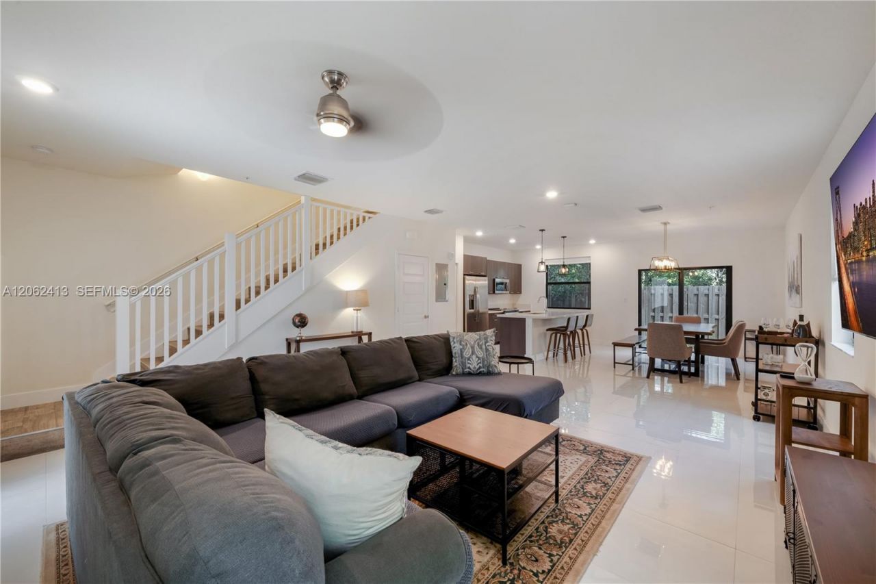 10425 NW 82nd St, Unit 4, Doral, FL 33178 Photo