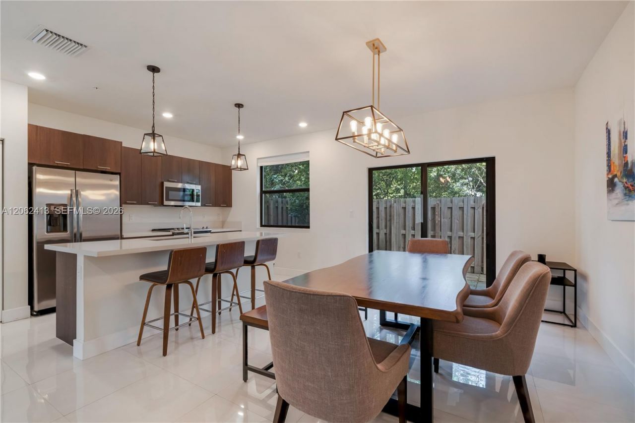 10425 NW 82nd St, Unit 4, Doral, FL 33178 Photo