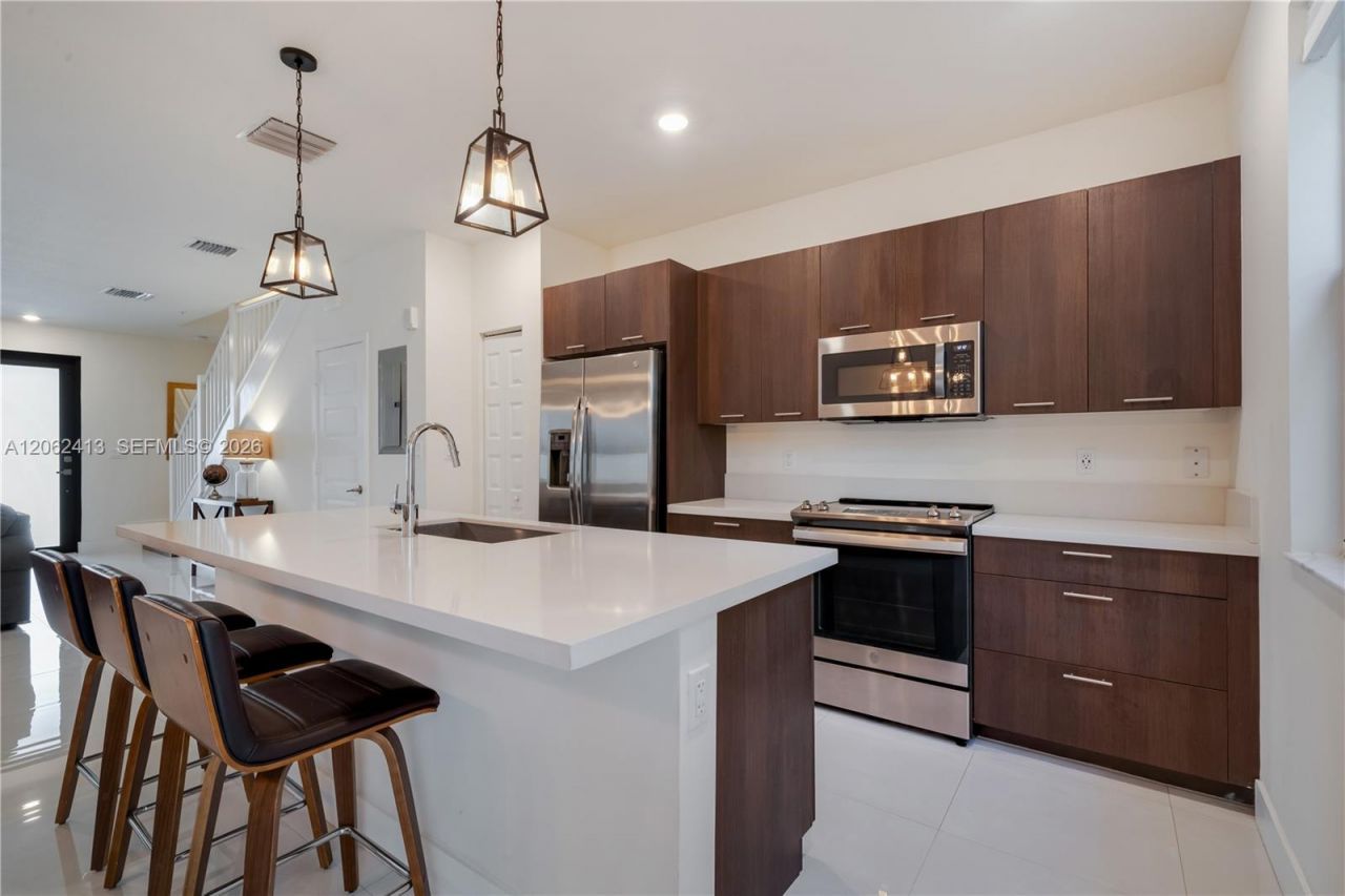 10425 NW 82nd St, Unit 4, Doral, FL 33178 Photo