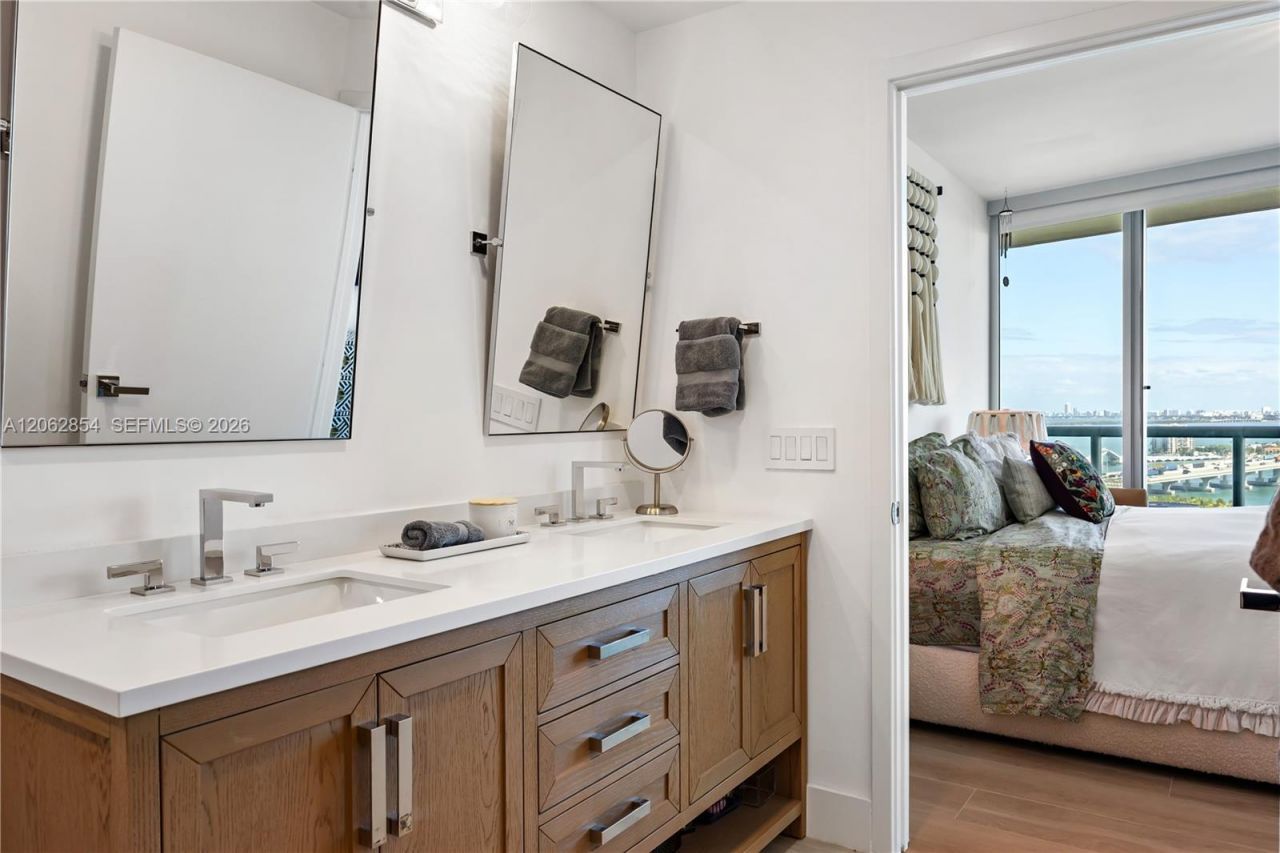 888 Biscayne Blvd , Unit 2009, Miami, FL 33132 Photo