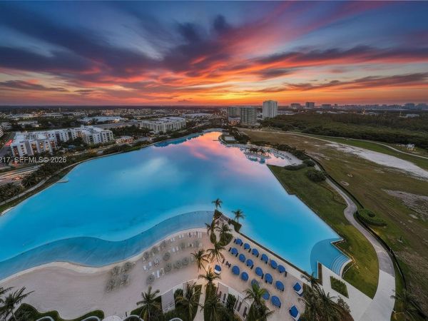 2411 Laguna Circle, Unit 2010, Miami, FL 33181