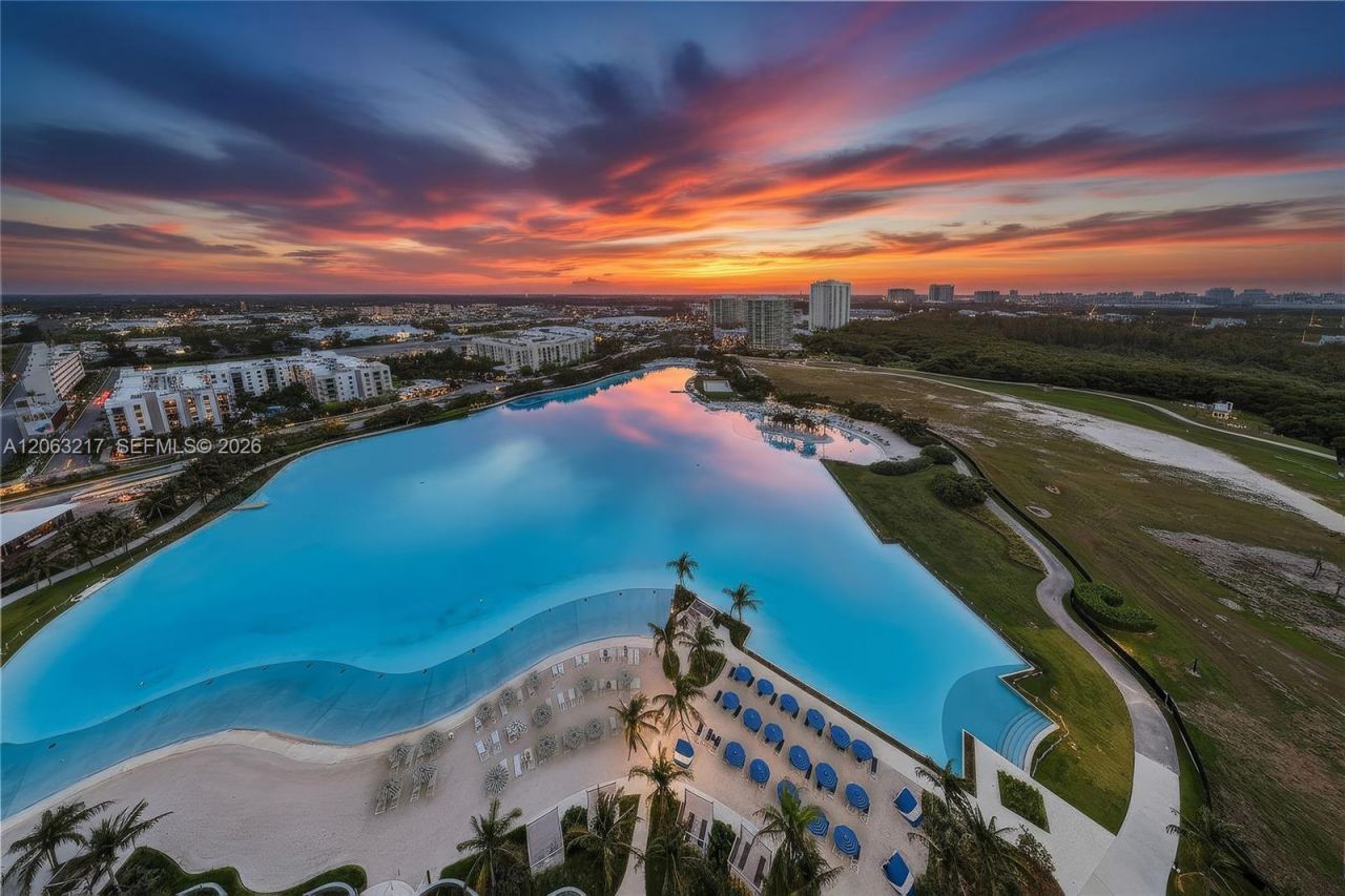 2411 Laguna Circle, Unit 2010, Miami, FL 33181 Photo