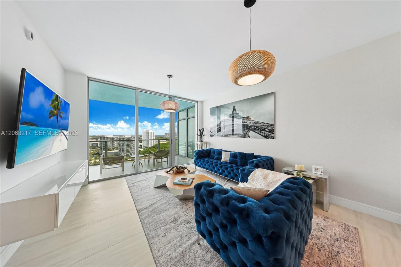 2411 Laguna Circle, Unit 2010, Miami, FL 33181 Photo