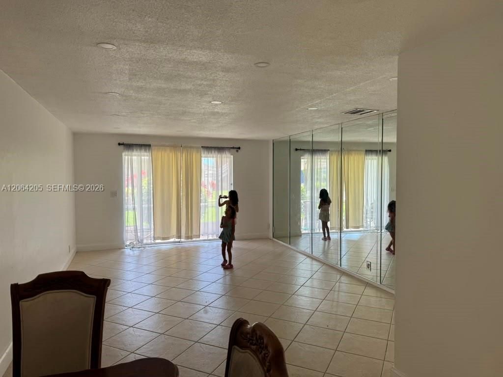 700 Layne Blvd, Unit 115, Hallandale Beach, FL 33009 Photo