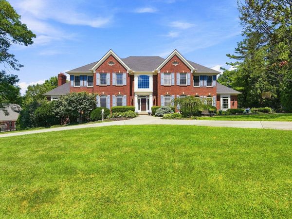 804 Windgate Court, Villa Hills, KY 41017