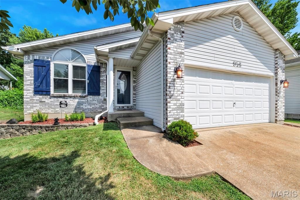 916 Valentine Street , Festus, MO 63028 Main Photo