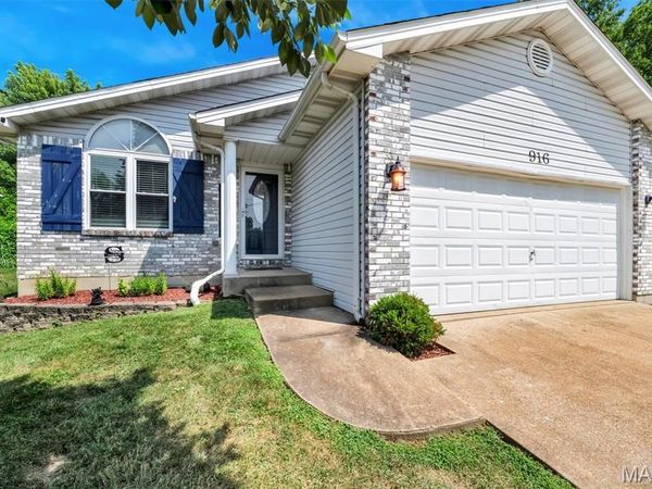 916 Valentine Street, Festus, MO 63028