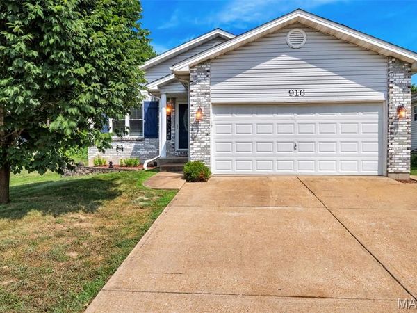 916 Valentine Street , Festus, MO 63028