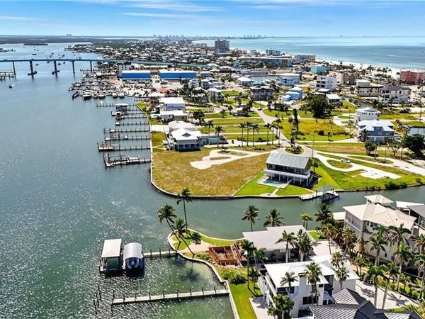 655 Matanzas CT , FORT MYERS BEACH, FL 33931