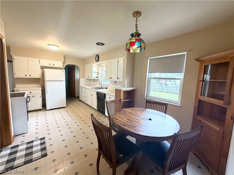 546 Belvedere Avenue NE, Warren, OH 44483 Photo 8