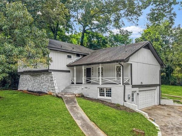 4447 Lake Breeze Drive , Stone Mountain, GA 30083